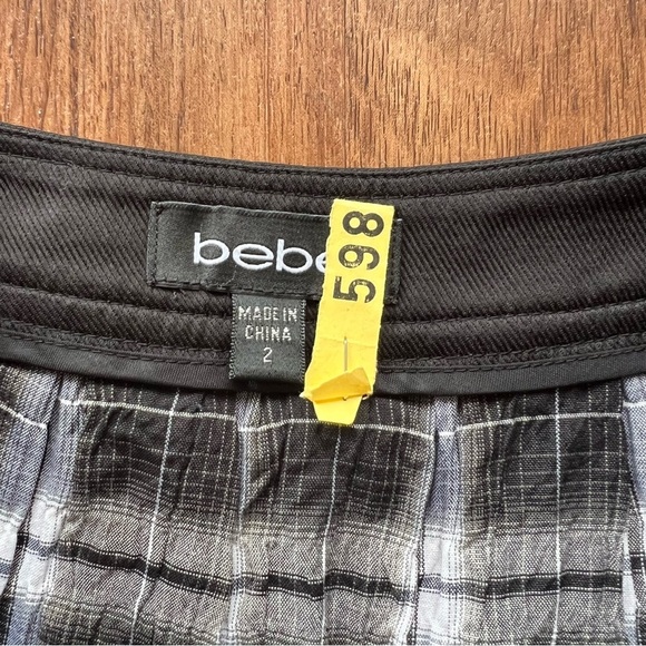 Y2k Bebe Black and White Plaid Cropped Vest Skirt Matching Set - Picture 5 of 10